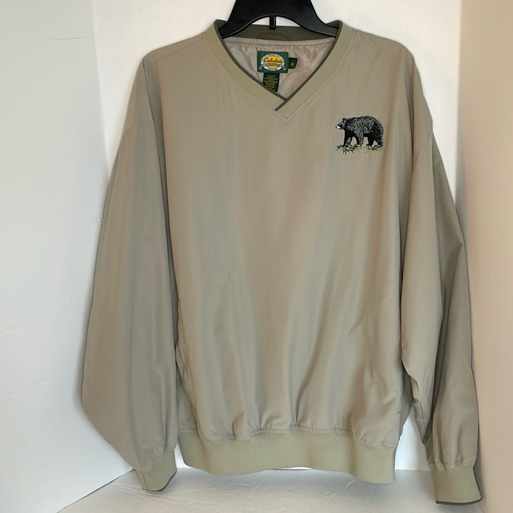 Cabela’s outdoor gear tan v neck lightweight, pullover with bear men’s size L
